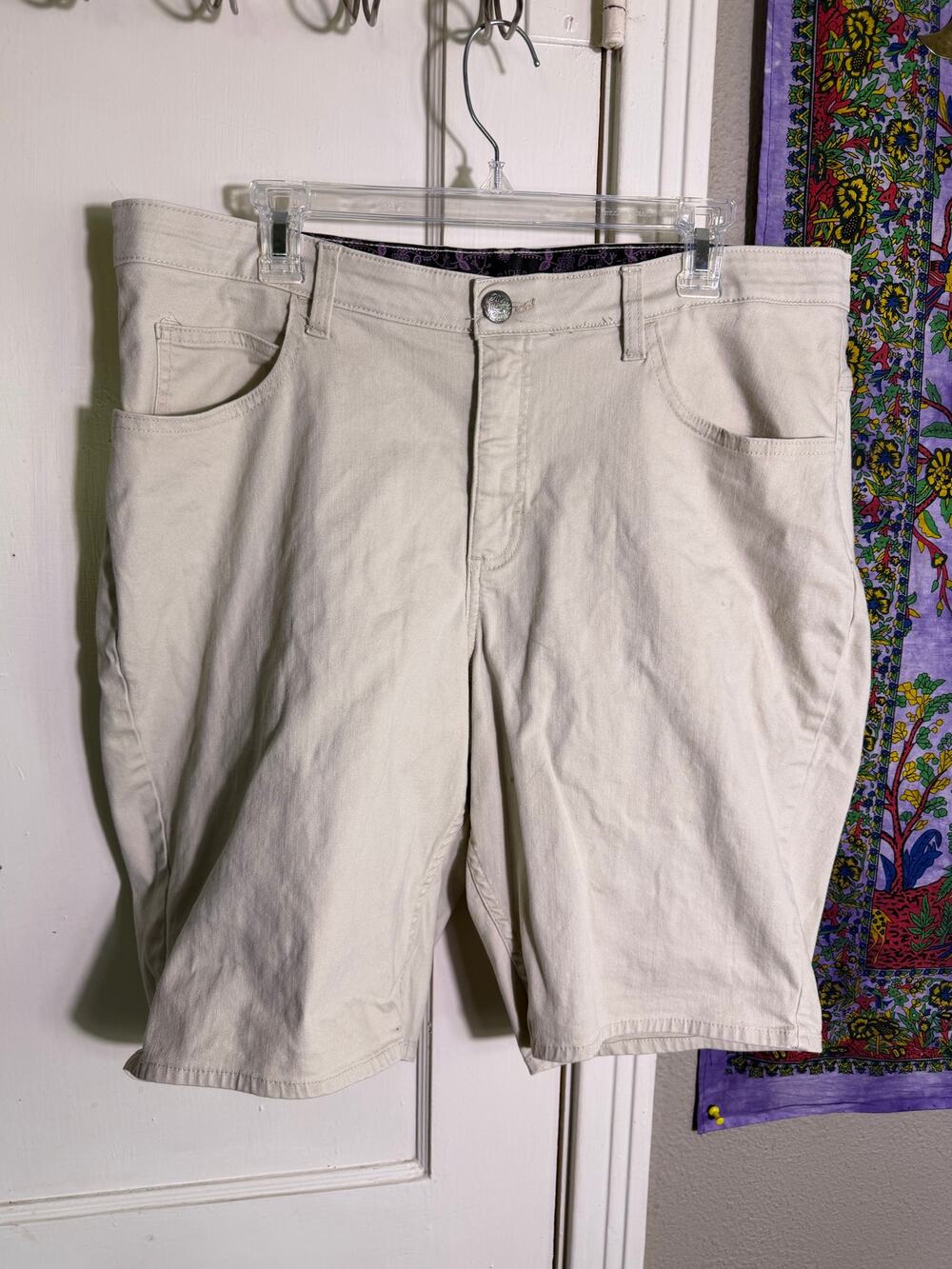 Riders by Lee Women's Bermuda Shorts Size 16 Beige Khaki Stretch 10.5" Inseam